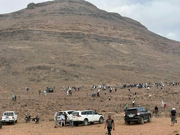 Hundreds of meteorite hunters descended on Ait Saoun with only 2-3 kg of small fragments being recovered.